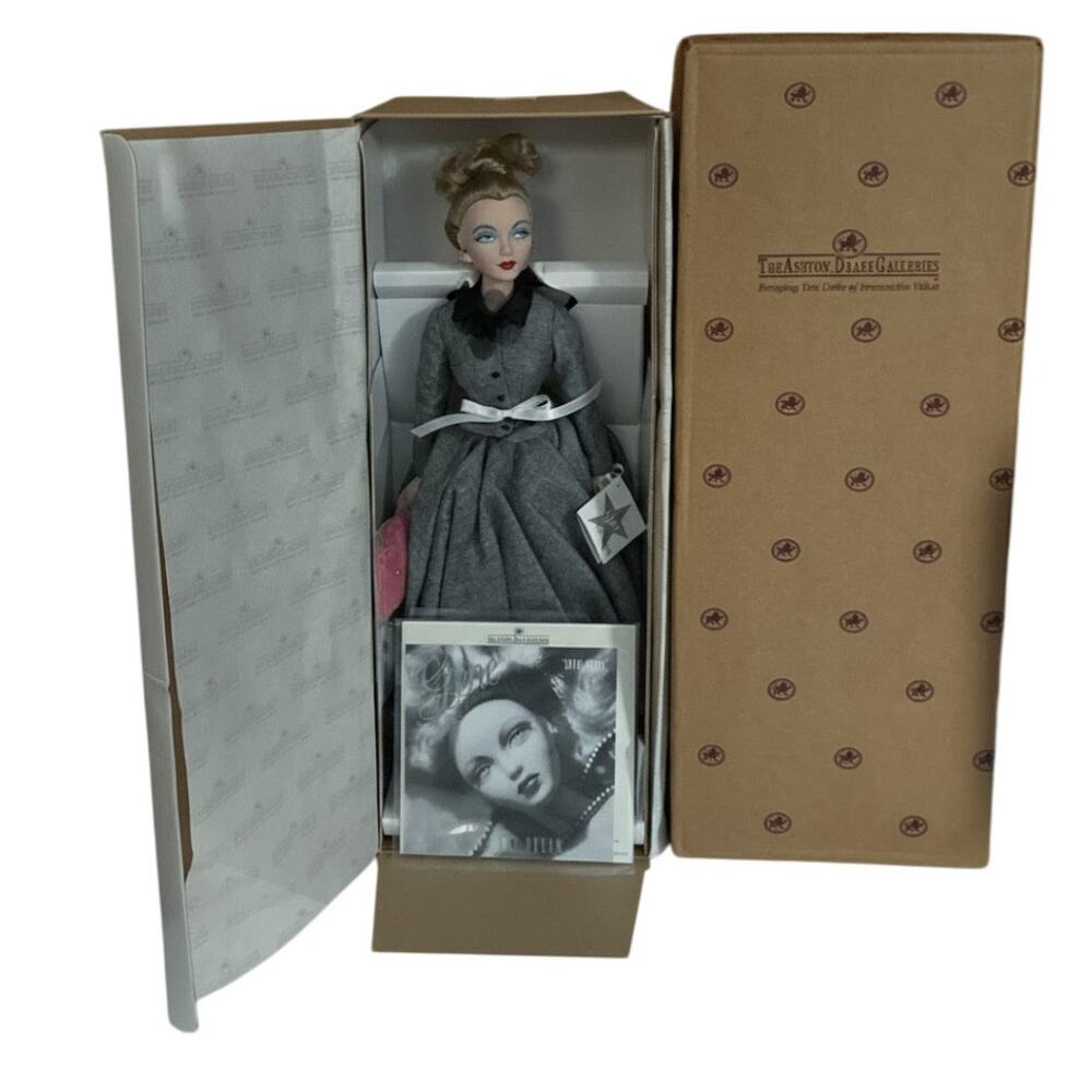 1999 Ashton Drake Gene Marshall “Love Paris” Dressed Doll Gray Skirt Suit NRFB